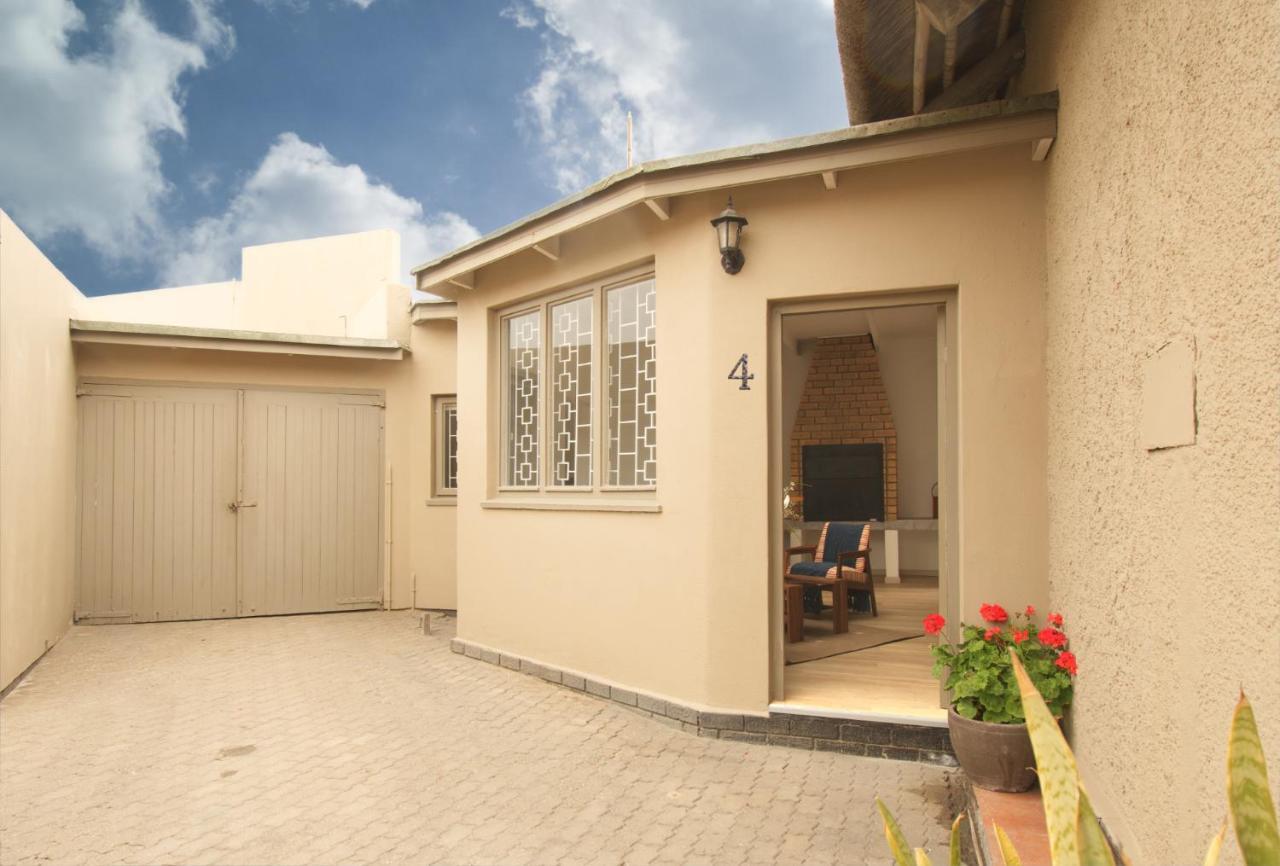 סווקופמונד Desert Grass Cottage מראה חיצוני תמונה
